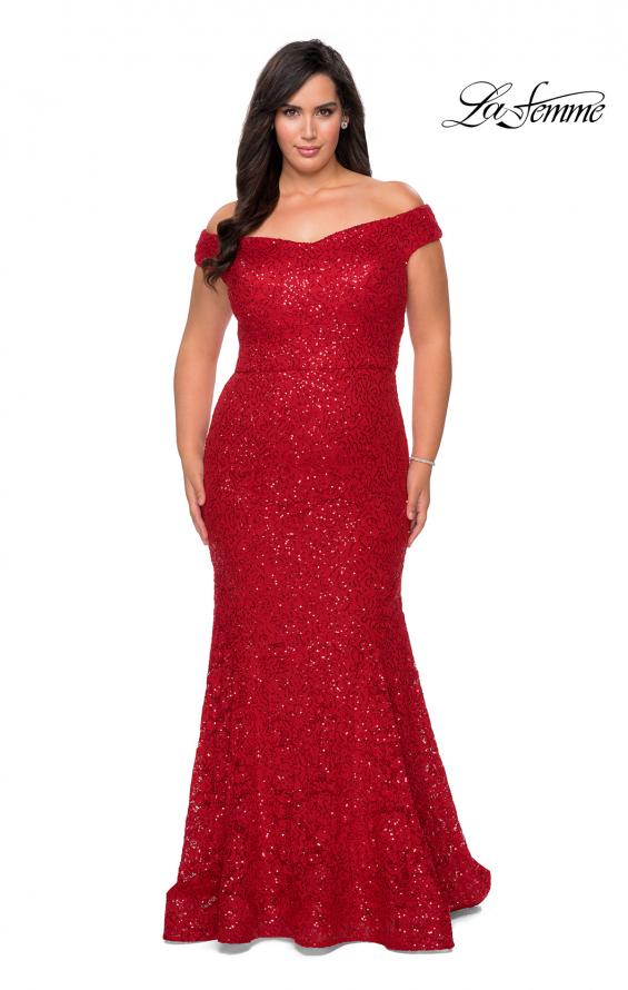 Picture of: Off the Shoulder Lace Plus Dress with Defined Waist in Red, Style: 28883, Detail Picture 2