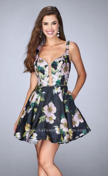 Picture of: Short Floral Dress with a Deep Neckline and Pockets in Print, Style: 24500, Main Picture