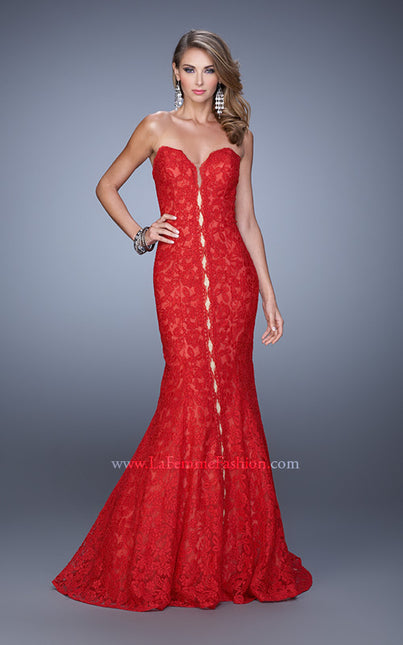 Picture of: Lace Mermaid Gown with Scalloped Lace Trim in Red, Style: 20570, Detail Picture 4