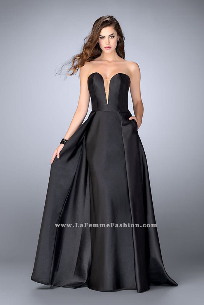 Picture of: Long Cape Dress with a Deep Sweetheart Neckline in Black, Style: 24467, Detail Picture 1