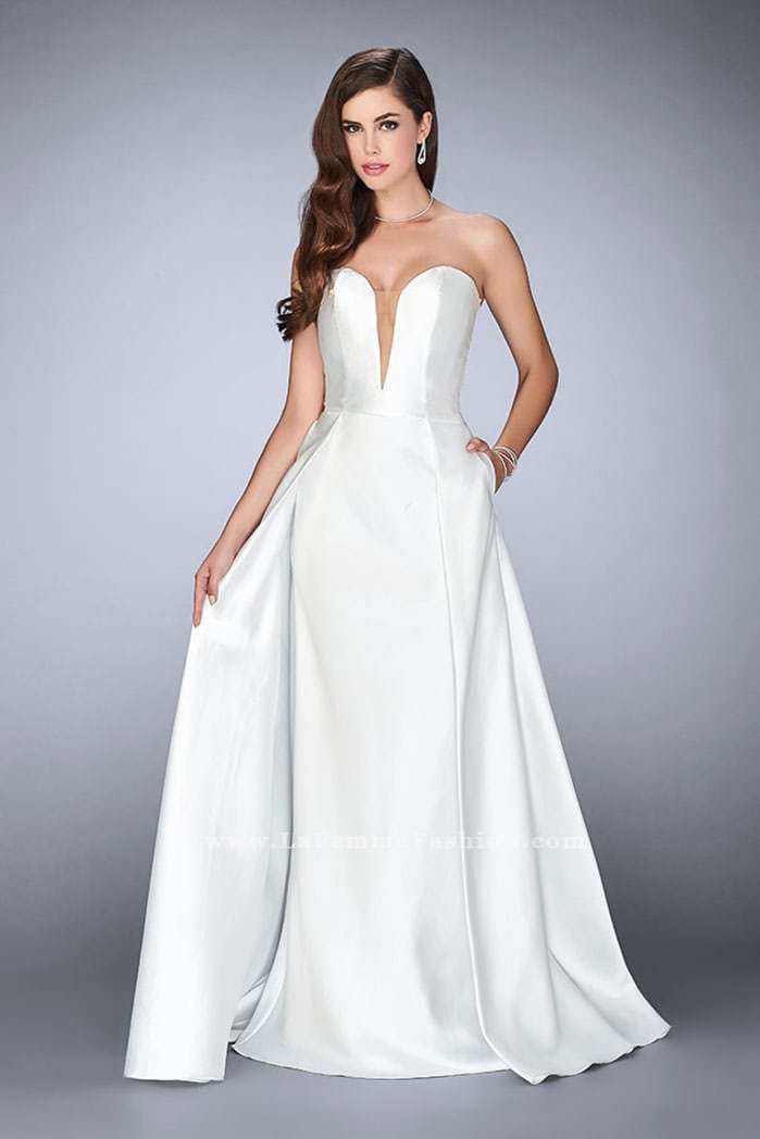 Picture of: Long Cape Dress with a Deep Sweetheart Neckline in White, Style: 24467, Detail Picture 3