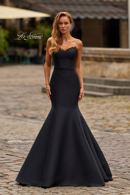 Picture of: Strapless Mermaid Gown with Lace-Trimmed Sweetheart Neckline in Black, Style: 33438, Main Picture