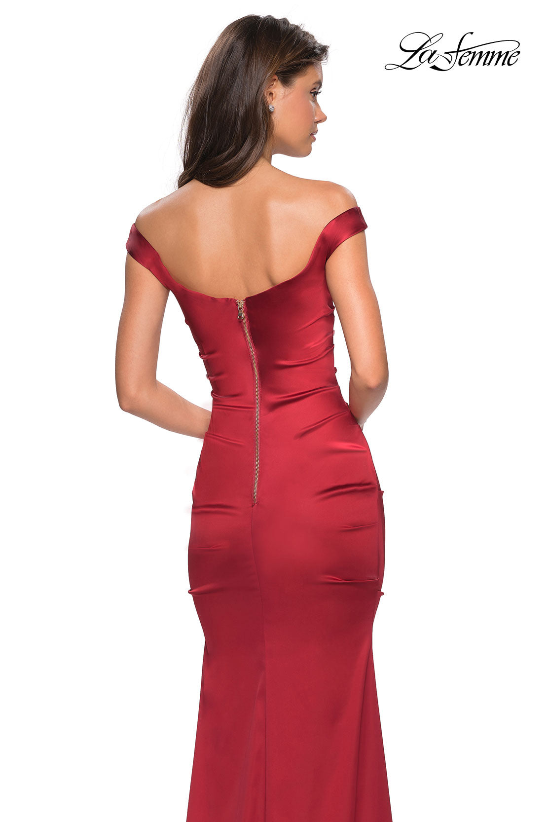 Picture of: Off the Shoulder Form Fitting Dress with Exposed Zipper in Red, Style: 27821, Detail Picture 2