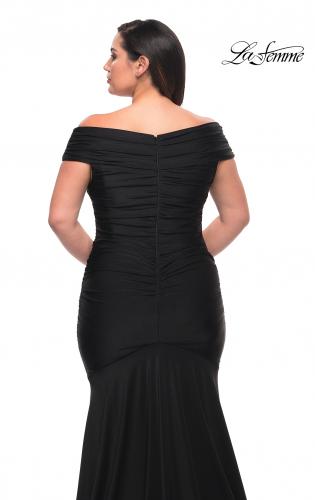 Picture of: Off the Shoulder Ruched Plus Size Gown with Train in Black, Style: 29132, Detail Picture 10