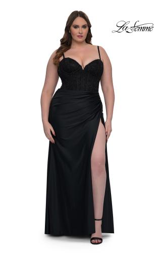 Picture of: Plus Size Prom Dress with Lace Corset Top and Jersey Skirt in Black, Style: 32449, Detail Picture 5