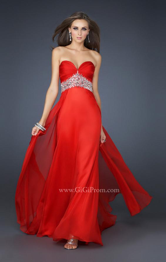 Picture of: Sweetheart Neck Long Gown with Intricate Beading in Red, Style: 17602, Main Picture
