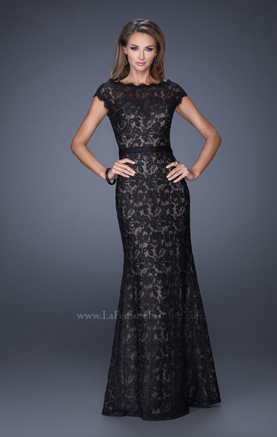 Picture of: Lace Evening Dress with Cap Sleeves and a Thin Belt in Black, Style: 20503, Detail Picture 1