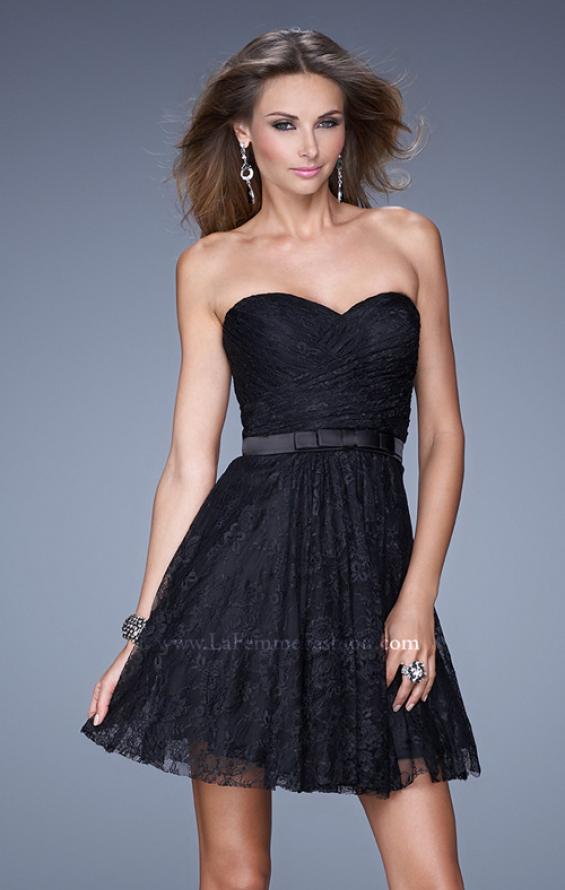 Picture of: Short Dress with Gathered Bodice and Sweetheart Neck in Black, Style: 20531, Detail Picture 2