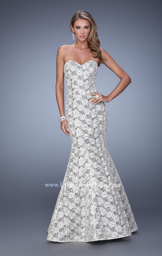 Picture of: Modern Lace Mermaid Dress with Sweetheart Neckline in White, Style: 21537, Detail Picture 1