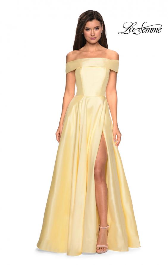 Picture of: Long Off The Shoulder Gown with Pockets in Light Yellow, Style: 27005, Detail Picture 6