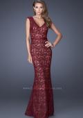Picture of: Bold Lace Dress with V Neckline and Thin Belt in Red, Style: 20450, Main Picture